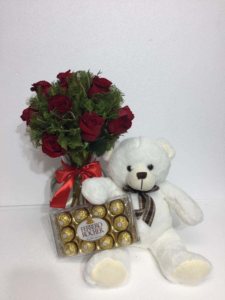 Florero de 8 Rosas m�s Bombones Ferrero Rocher 150 Grs y Peluche blanco 26 cm
